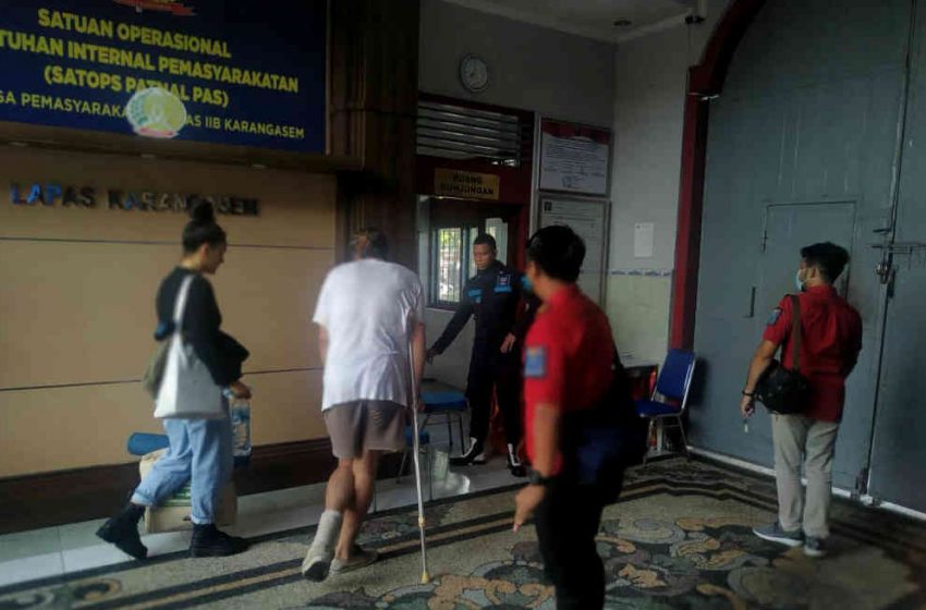 Palsukan Surat Hasil PCR, Dua WNA Dideportasi Usai Jalani Masa Penahanan