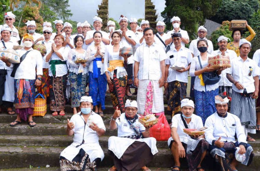 DPD Partai NasDem Tabanan Sembahyang ke Pura Luhur Batukau, Doakan Kemudahan di Tahun 2024