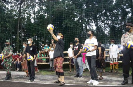 Buka Turnamen Voli, Sekda Adi Arnawa Apresiasi Kaum Muda yang Berkarya Membangun Badung